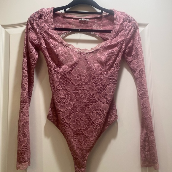Free People Intimately Perfectly Fine Lace Long Sleeve Bodysuit NEW - Picture 3 of 13